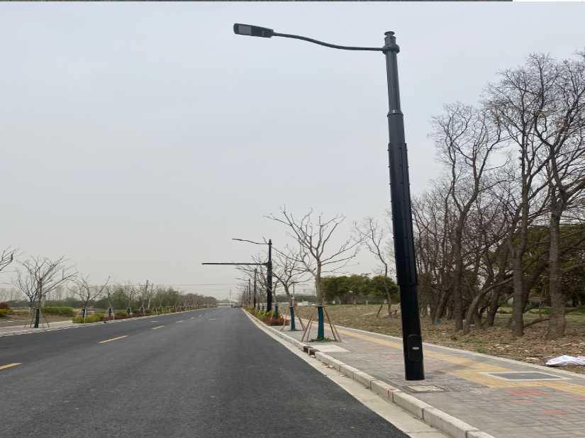 达坂城区上海综合杆 太阳能路灯工程